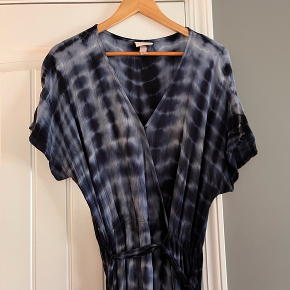 Knox Rose Navy and White Tie-Dye Maxi Dress - Picture 2 of 4